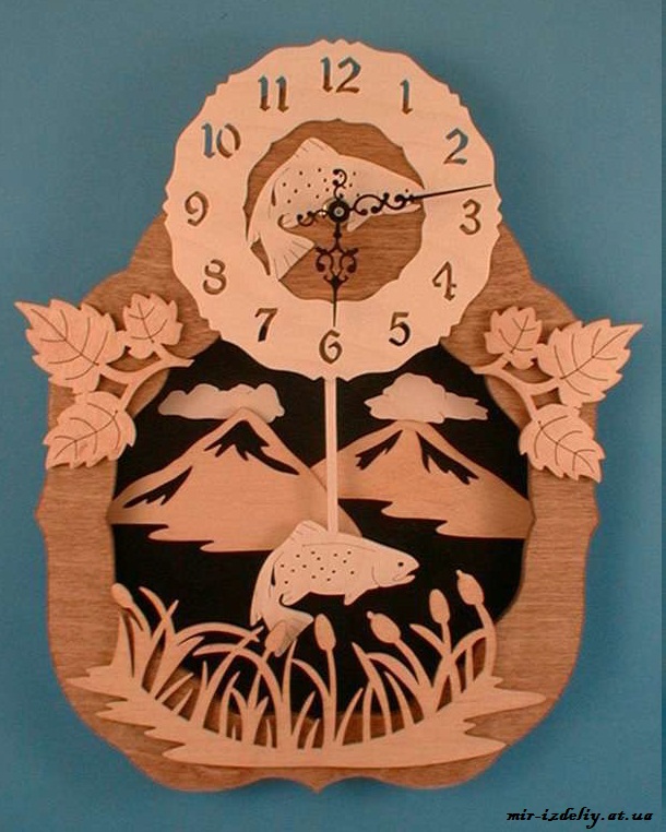 Часы с рыбкой из фанеры
