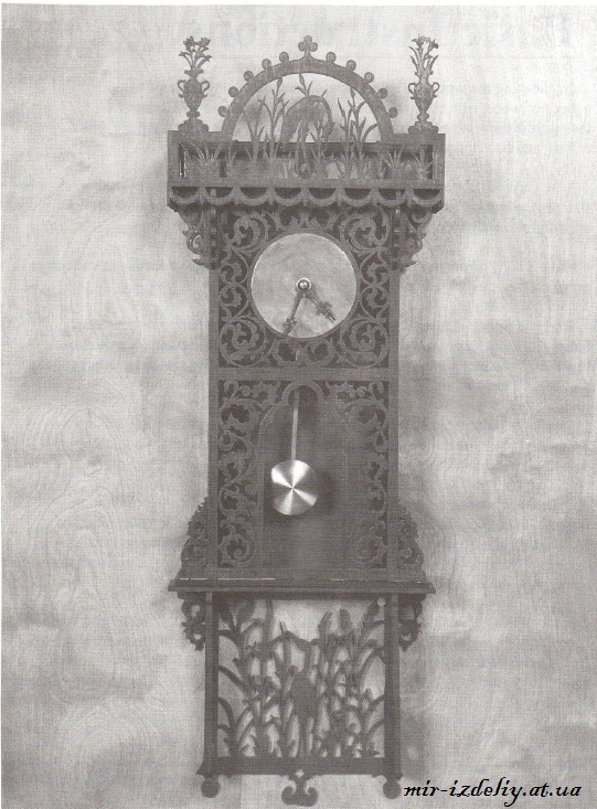 Большие часы с маятником из фанеры