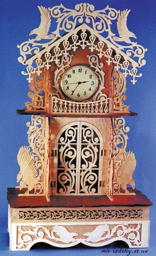 Часы со створками из фанеры